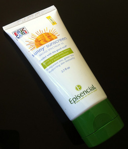 Episencial Sunny Sunscreen SPF 35 | Review
