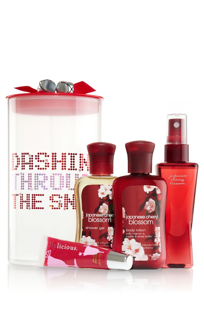 Bath & Body Works Japanese Cherry Blossom Signature Collection Mini Jingle Bell Gift Set