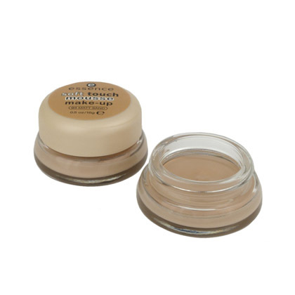 Essence Soft Touch Mousse Make-up