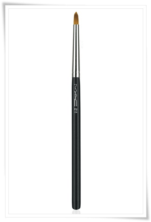 MAC Cook MAC Brushes Pointed Liner