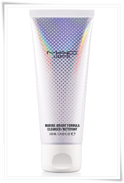 MAC  Lightful Cleanser