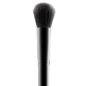 Illamasqua Blusher Brush 1