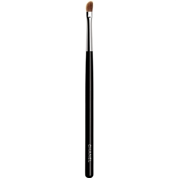 Chanel PINCEAU LÈVRES BISEAUTÉ ANGLED LIP BRUSH #33