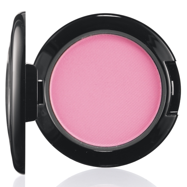 MAC Glamour Daze Powder Blush