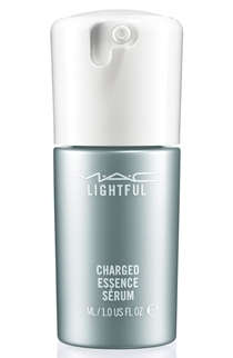 MAC Lightful Charged Essence