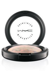 MAC Hayley Williams Mineralize Skinfinish in Lightscapade