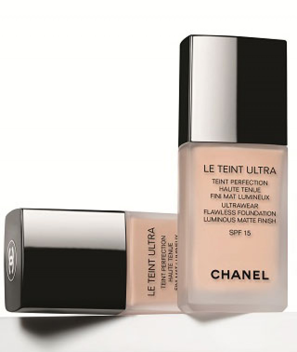 Chanel Le Teint Ultra Ultrawear Flawless Foundation Luminous Matte Finish  SPF 15, Makeup