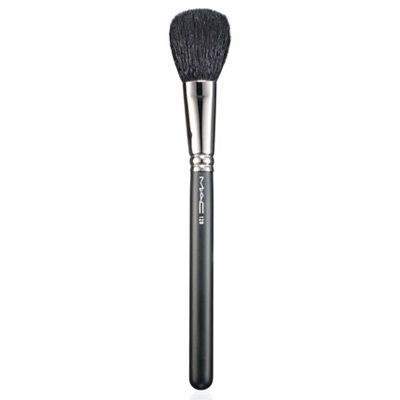 MAC 129 Powder / Blush Brush | Makeup | BeautyAlmanac