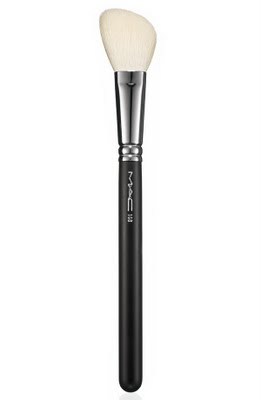 MAC 168 Large Angled Contour Brush