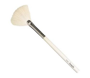 benefit fantail brush