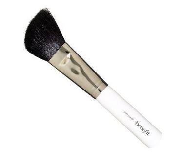 benefit slant powder brush