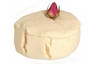 Lush Amandopondo Bubble Bar