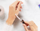L'Oréal Paris Infallible Merry Metals Highlighting Glow Drops swatched