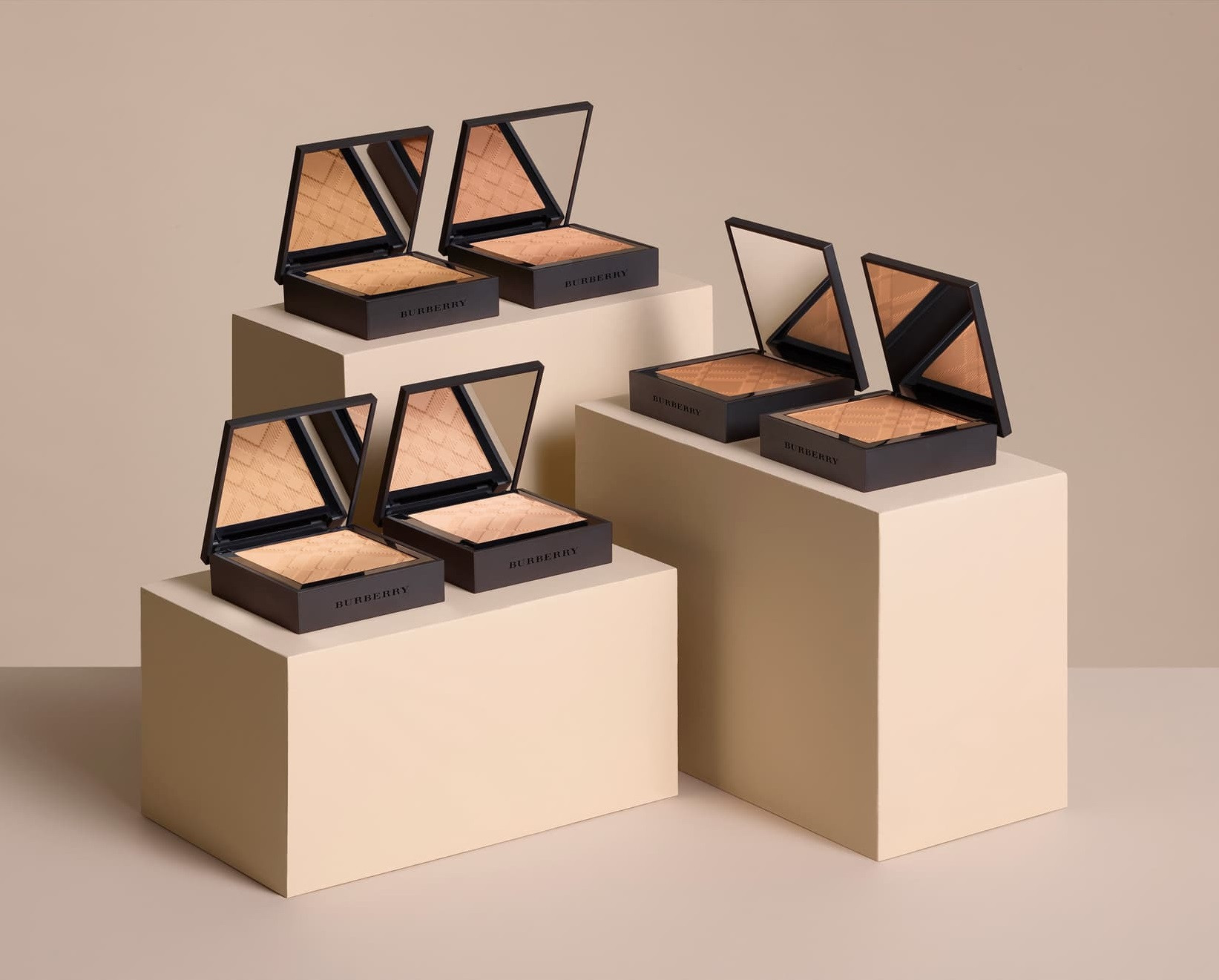Burberry Cosmetics Matte Glow Compact Foundation | Makeup | BeautyAlmanac