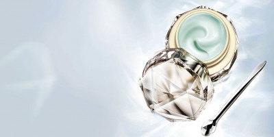 Clé de Peau Intensive Eye Contour Cream