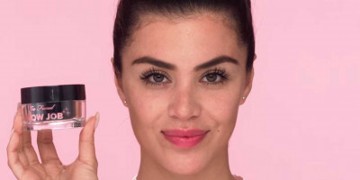 Too Faced Unveils The Glow Job Glitter Mask