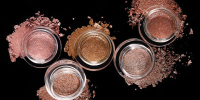Hourglass Scattered Light Glitter Eyeshadow & Caution Extreme Lash Mascara