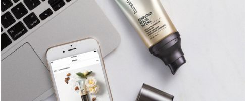 bareMinerals Introduces the 1st Mineral-based All-in-One Veil