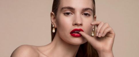 Burberry Cosmetics Kisses Lip Lacquer for Holiday 2019