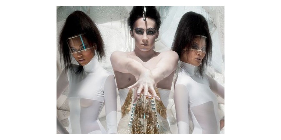 Exclusive Preview of MAC Glitter & Ice Holiday 2011 Collection