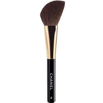 Chanel PINCEAU CONTOUR #10 CONTOUR FACE BRUSH | Makeup | BeautyAlmanac