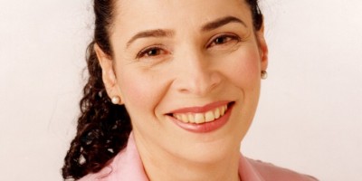 Green Beauty and Wellness Expert Rona Berg Gives Advice on Natural Cosmetics